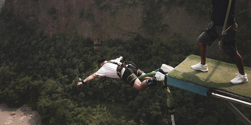 Bungee jumper